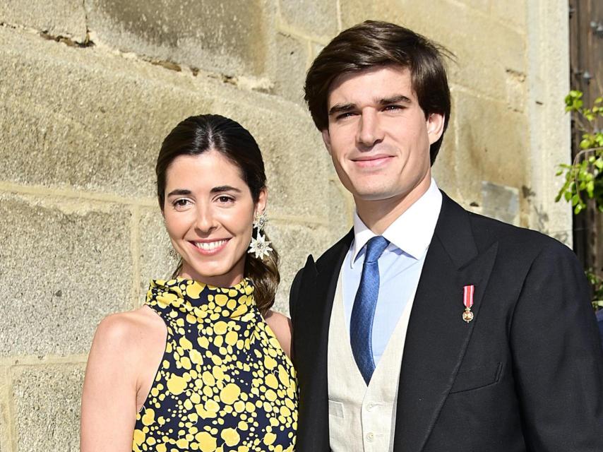 Carlos Fitz-James Stuart y Belén Corsini en una boda en Ávila.