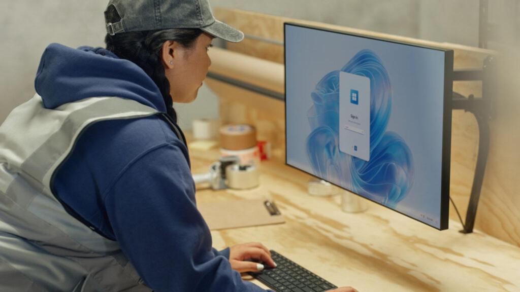 Un ordenador de sobremesa con Windows 11