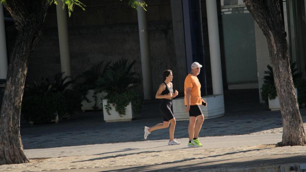 Una chica practicando 'running'.