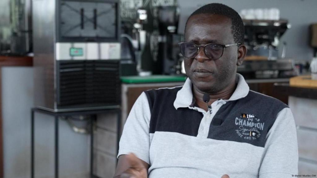 El investigador keniano Willis Okumu