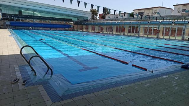 Una de las piscinas municipales con las que cuenta Sevilla.