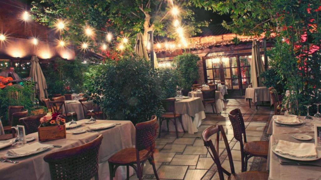 La zona exterior del restaurante Venta de Aires.