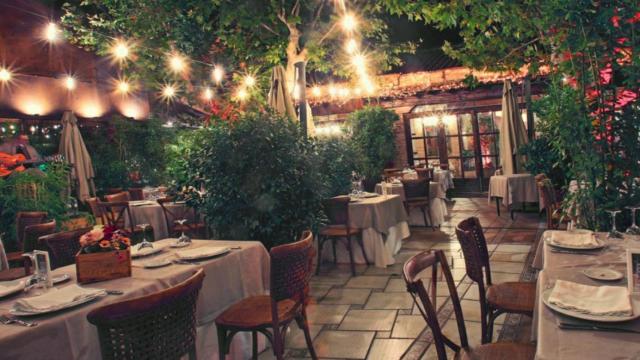 La zona exterior del restaurante Venta de Aires.