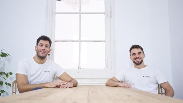 De izquierda a derecha Xavier Creus y Albert Riera, fundadores de Tendios