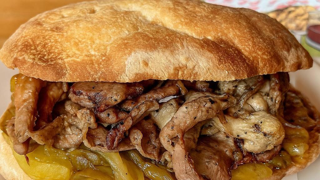 Bocadillo de ternasco de El Caserío de Biel.