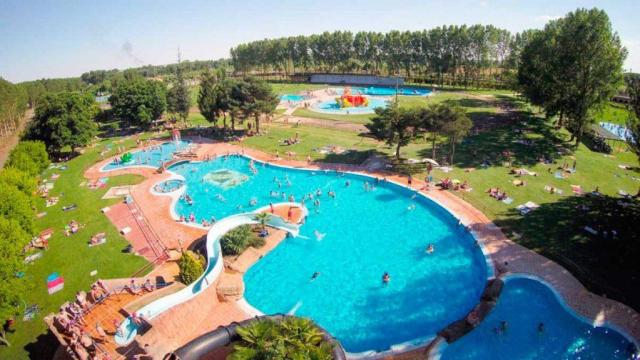 Piscinas de Valencia de Don Juan (León)