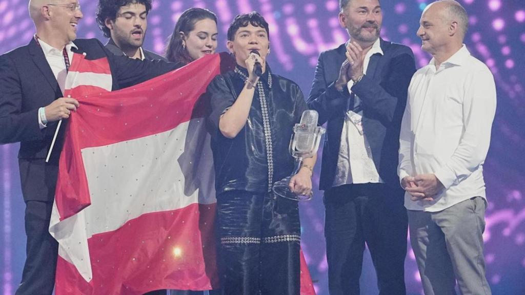 Sergio Jaén realizó la escenografía de Austria, ganadora de Eurovisión 2025.