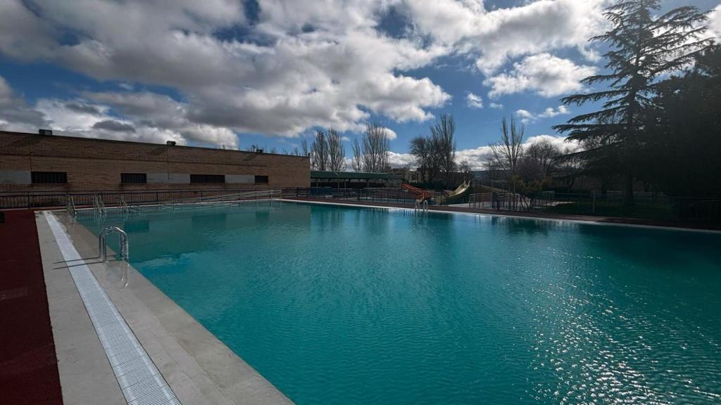 Piscina municipal de Azuqueca de Henares. Foto: Ayuntamiento