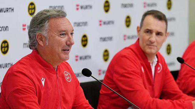 Luis Medina Cantalejo y Carlos Clos Gómez, en una rueda de prensa en la sede de la RFEF