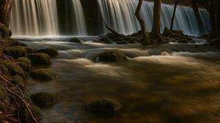 Vista de las cascadas de la presa del Pradillo.
