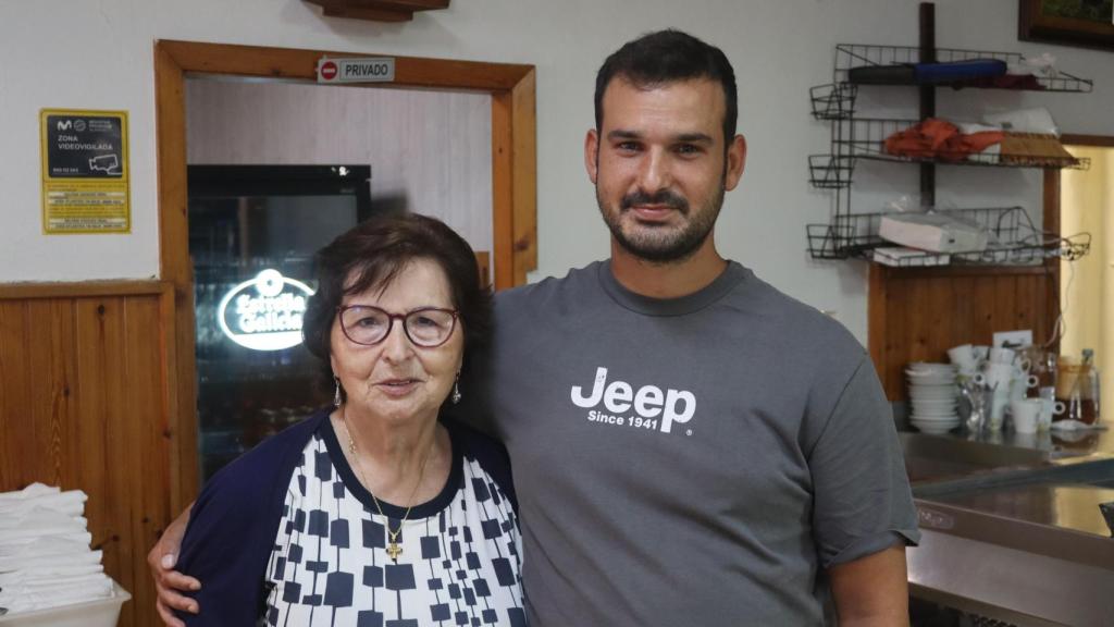 Fina y su nieto, Miguel