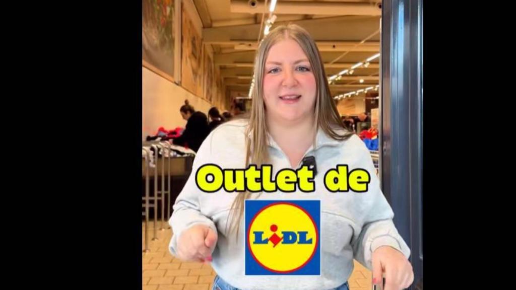 La joven que visita un 'outlet' de Lidl.