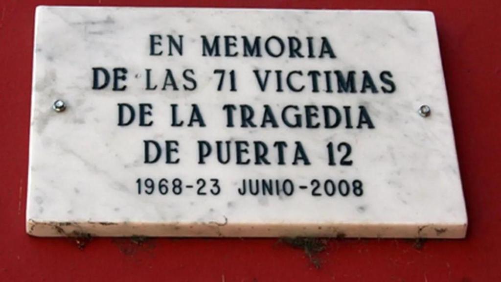 Placa conmemorativa a los fallecidos el 23 de junio de 1968.
