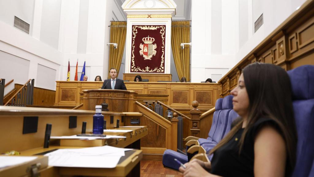 David Moreno y Bárbara García Torijano, este jueves en el Parlamento castellanomanchego.