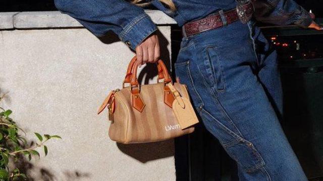 Detalle del nuevo Speedy de Louis Vuitton.