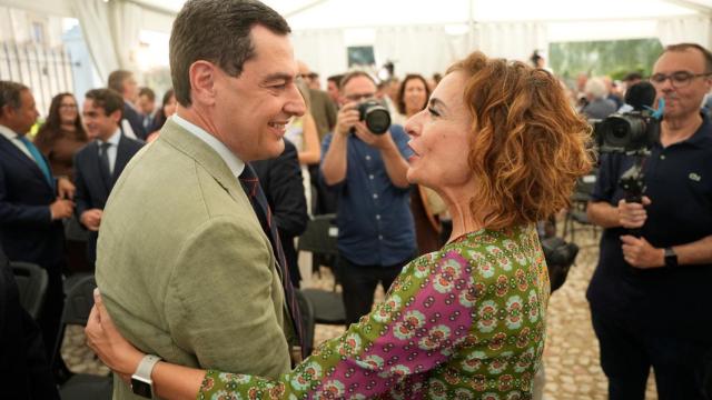 Juanma Moreno y María Jesús Montero, en un acto en Sevilla.
