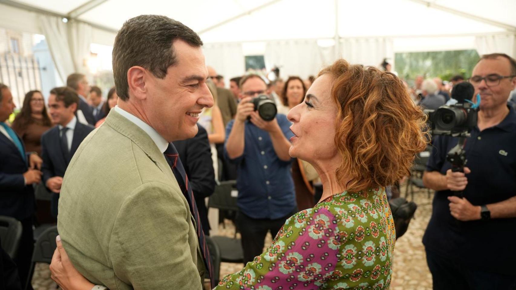 Juanma Moreno y María Jesús Montero, en un acto en Sevilla.