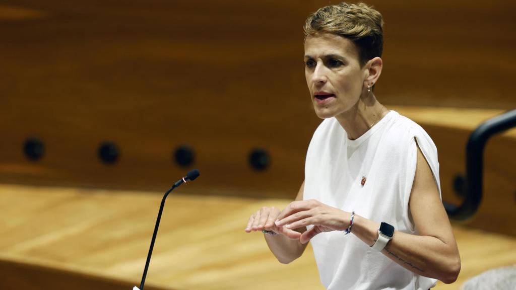 La presidenta del Gobierno de Navarra, María Chivite, este jueves en el Parlamento foral.