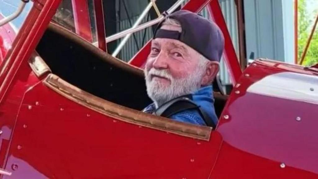 El pastor Bill era aficionado a la aviación.