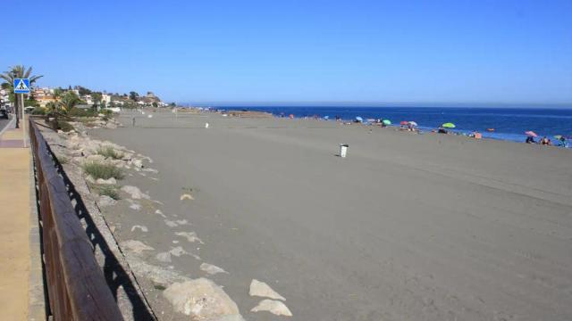 Imagen de archivo de una playa de Benajarafe.