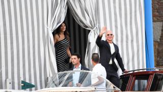 Jeff Bezos y Lauren Sánchez llegando a su hotel de Venecia.