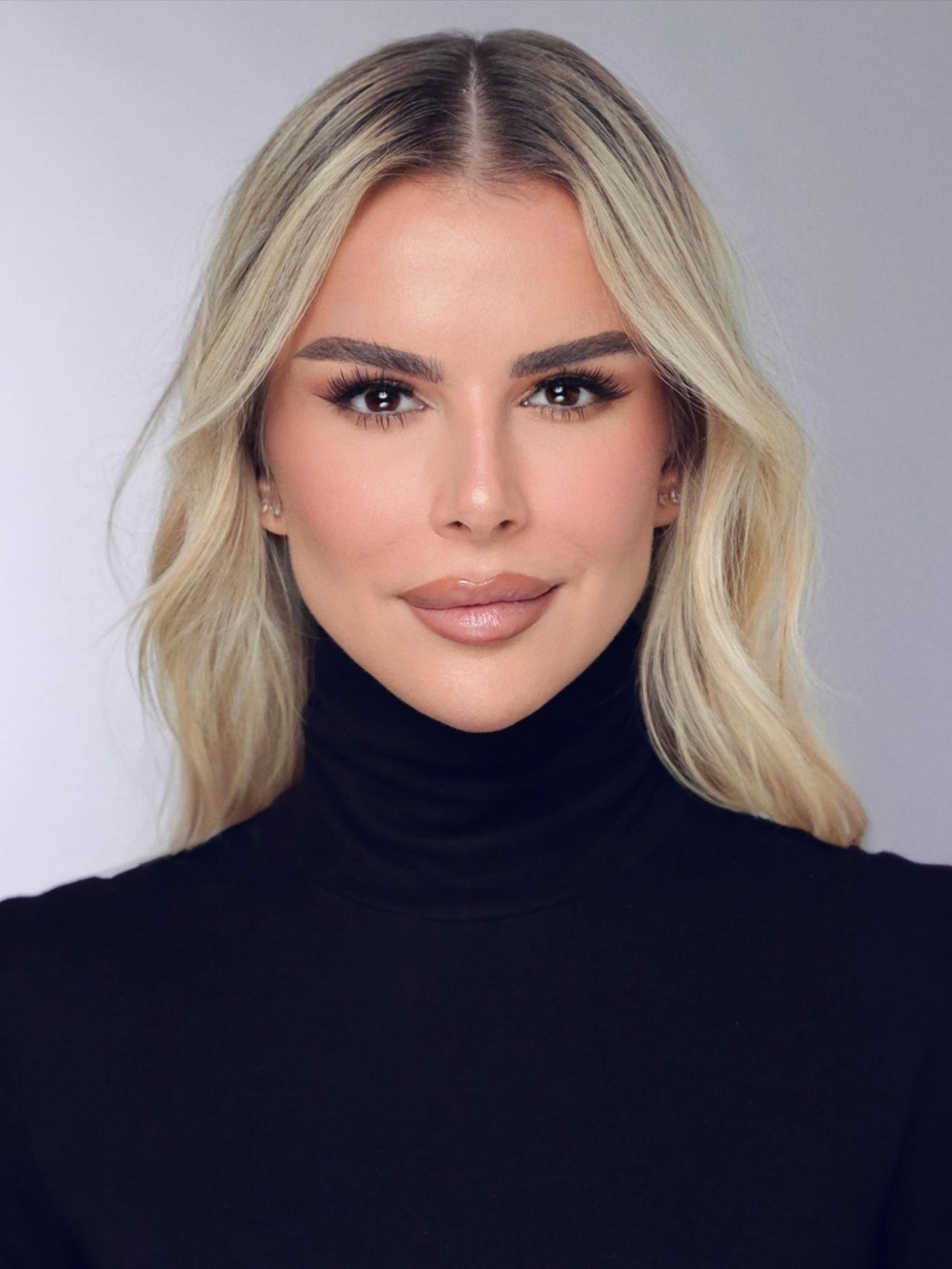 Primer plano de la modelo y escritora cordobesa Águeda López.