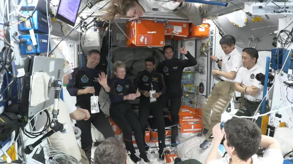 Los cuatro astronautas de la misión Ax-4 dentro de la ISS