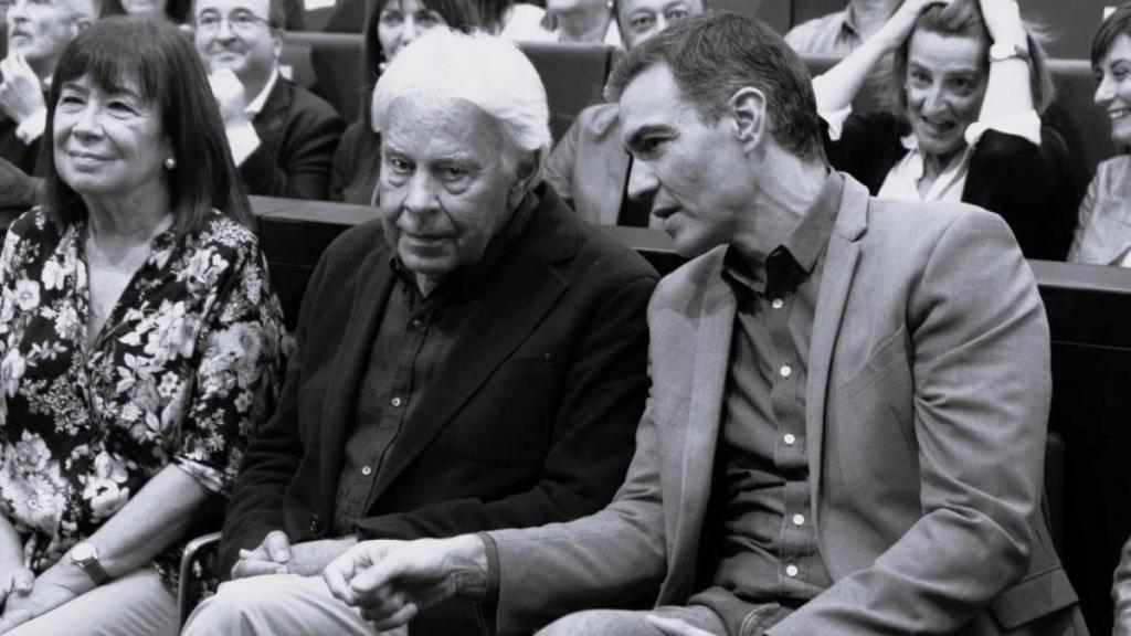 Felipe González y Pedro Sánchez, en 2022.