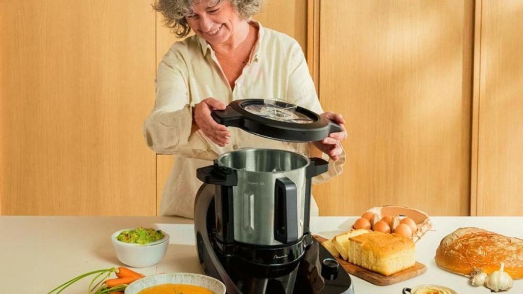 Probamos el robot de cocina Cecotec que lo hace todo por ti: 37 funciones y un 34% de descuento