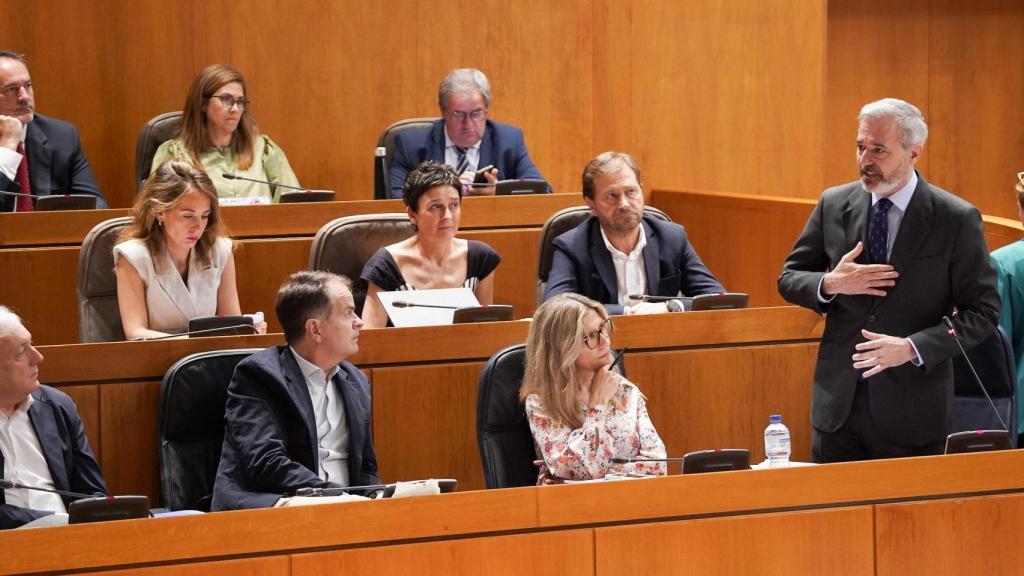 Azcón, en el Pleno de las Cortes