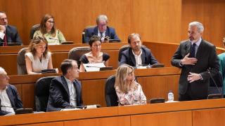 Azcón, en el Pleno de las Cortes