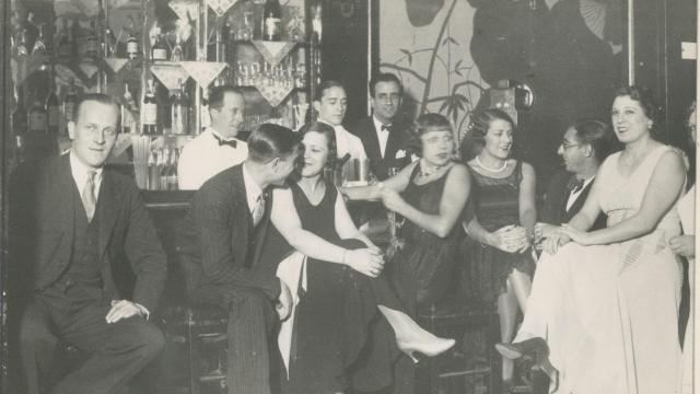 Instantánea tomada en un cabaret de la época. Foto cedida por la editorial Libros del K. O.