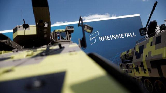 El logotipo de Rheinmetall en una feria de seguridad Eurosatory en Villepinte, cerca de París, en 2022.