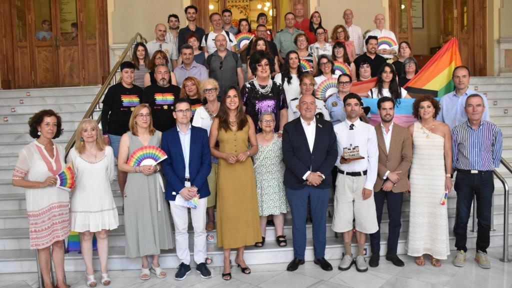 Foto de familia en el Día del Orgullo