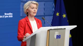 La presidenta de la Comisión, Ursula von der Leyen, durante la rueda de prensa de este viernes en Bruselas