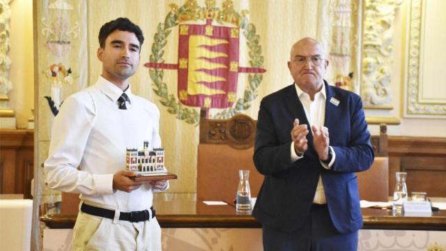 Dulzaro con Carnero en el acto del Día del Orgullo