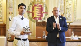 Dulzaro con Carnero en el acto del Día del Orgullo