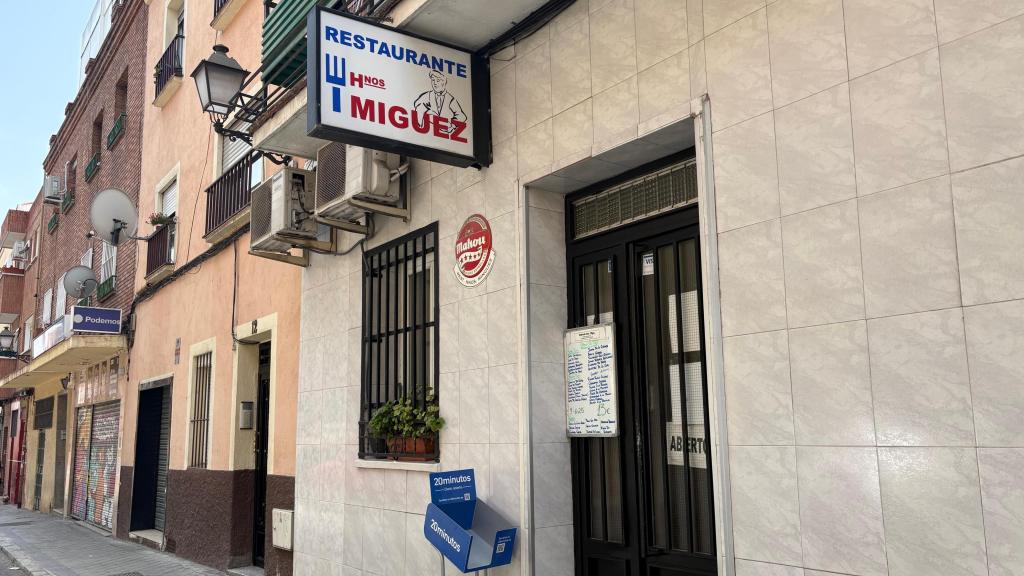 Entrada de Hermanos Míguez.