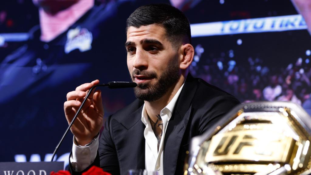 Ilia Topuria durante una rueda de prensa.