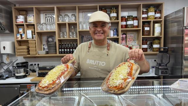 Henrick Zuloaga muestra sus pinsas en Brutto Pastificio.