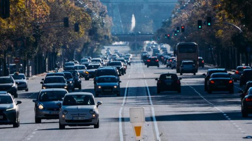 El crecimiento del comercio electrónico incrementa la presencia de furgonetas en las calles.