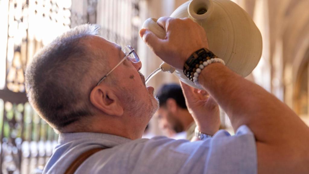 La correcta hidratación es una de las pautas recomendadas para evitar golpes de calor.