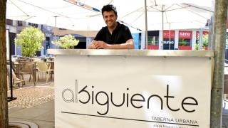 Jorge Alonso, en la terraza de Alsiguiente