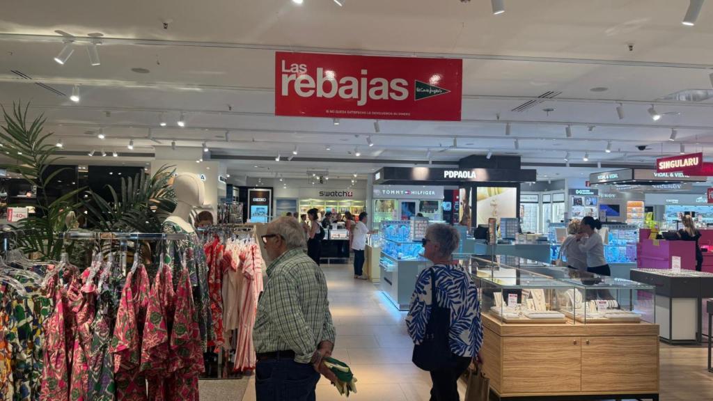 Una zaragozana lo tiene claro sobre las rebajas de verano: Cuando algo me gusta, no miro los precios