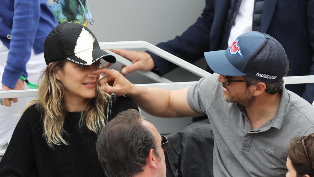 Marion Cotillard y Guillaume Canet, en un partido de Roland Garros, en 2019.