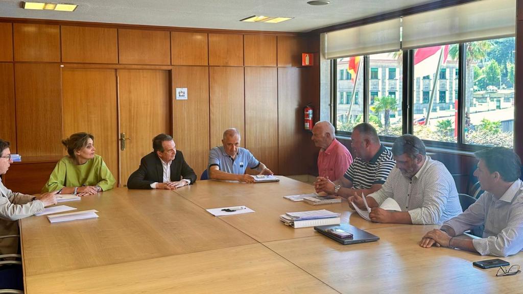 Imagen de la reunión entre el Concello de Vigo y la Comisión de Fiestas de la Virgen de la Consolación de Coia.