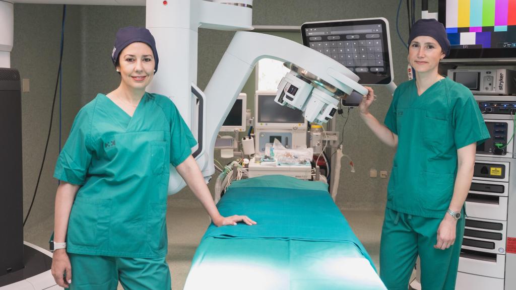 Retrato de las cirujanas en el quirófano del hospital HM Sanchinarro.