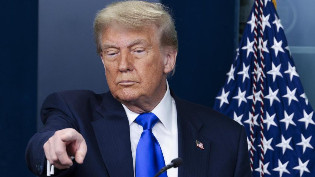 El presidente estadounidense, Donald Trump, recibe un pedido de legisladores republicanos