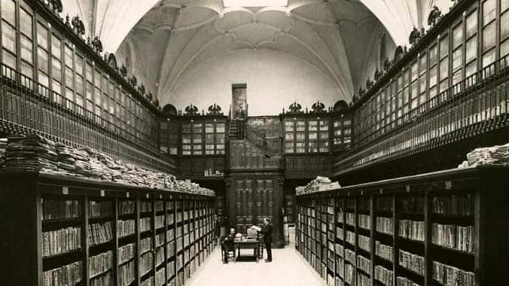 Capilla Cerbuna reconvertida en Archivo de la Universidad.