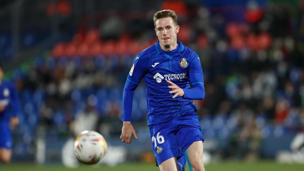 Jakub Jankto corre a por el balón en un partido con el Getafe.